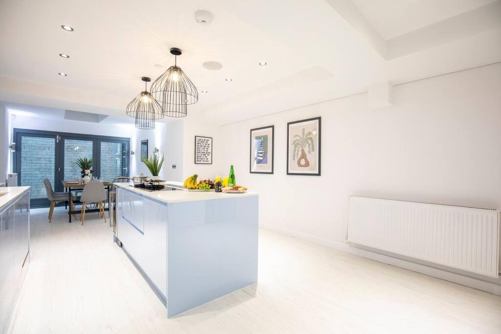 Central Townhouse With Roof Terrace Manchester Exterior foto