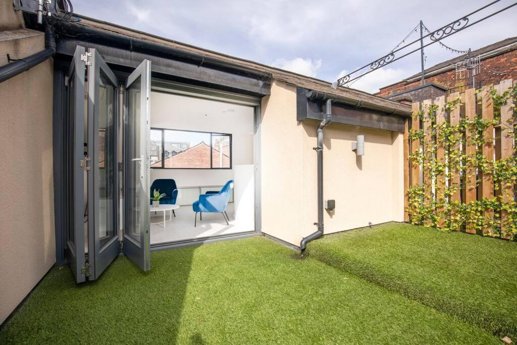 Central Townhouse With Roof Terrace Manchester Exterior foto