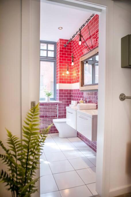 Central Townhouse With Roof Terrace Manchester Exterior foto
